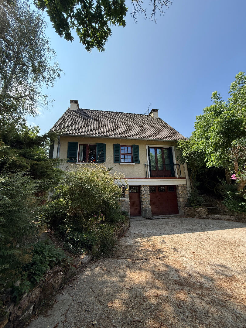 à 6 km de Marcoussis Exclusif 499 000 € Maison 6 pièces , 3 chambres 131.41 m² Avec jardin, garage/box Voir le bien