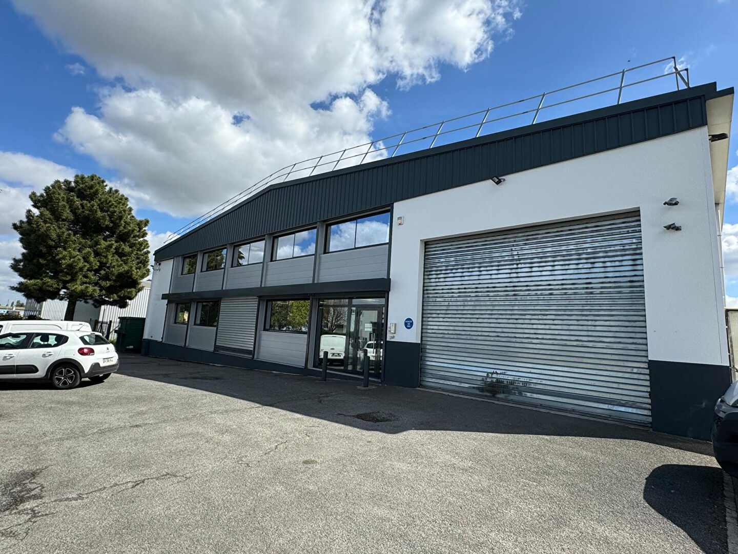 Local commercial MORANGIS (91420) 1415.50 m&sup2;