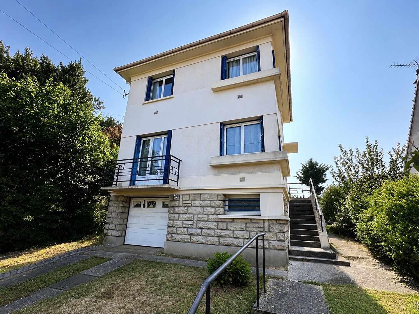 Morangis (91) Exclusif 345 000 € Maison 3 pièces , 2 chambres 72.51 m² Avec jardin, garage/box Voir le bien