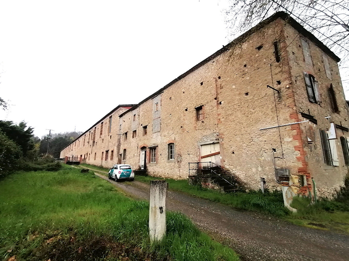 Maison GRAULHET (81300) 2 pièces 367.00 m²