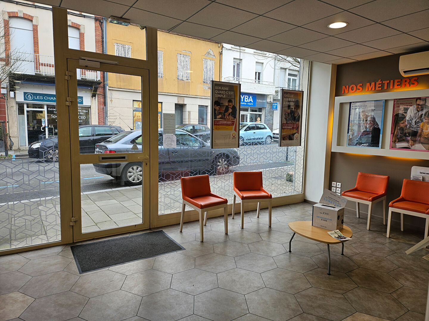 Local commercial CARMAUX (81400) 100.00 m&sup2;