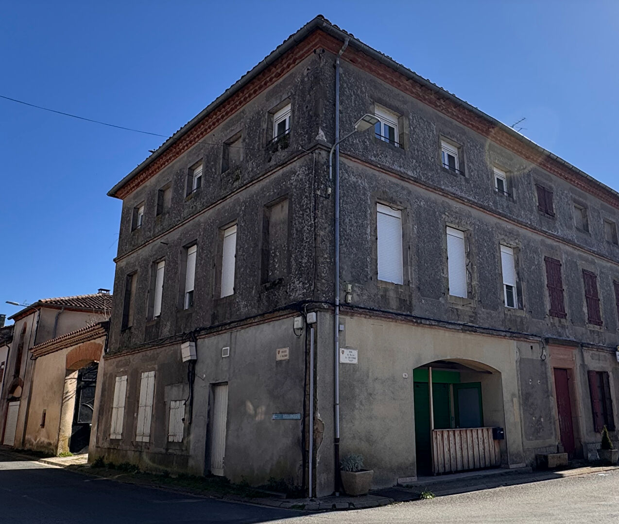 Immeuble ALBI (81000) 5 pi&egrave;ces 295.00 m&sup2;