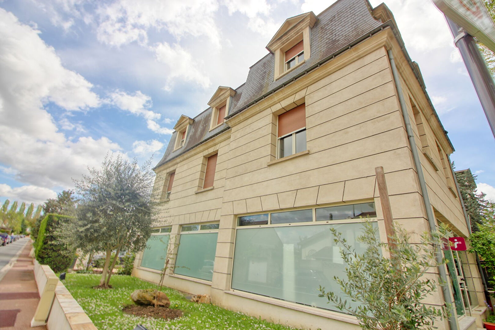 Immeuble ANTONY (92160) 8 pi&egrave;ces 200.00 m&sup2;