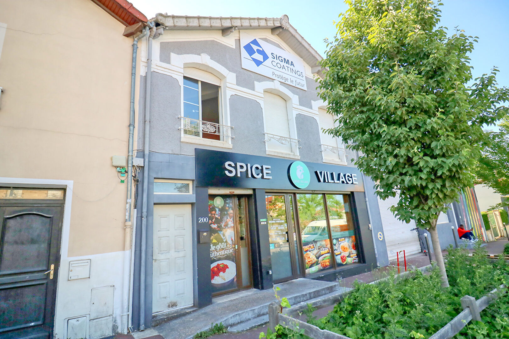 Local commercial MASSY (91300) 7 pi&egrave;ces 188.93 m&sup2;