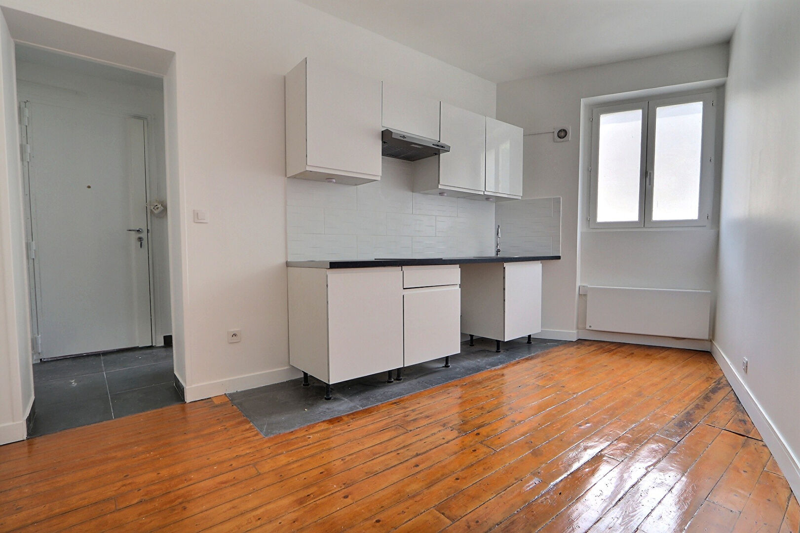 à 14 km de Écouen Exclusif 876 € / mois cc Appartement 2 pièces , 1 chambre 31.38 m² Voir le bien