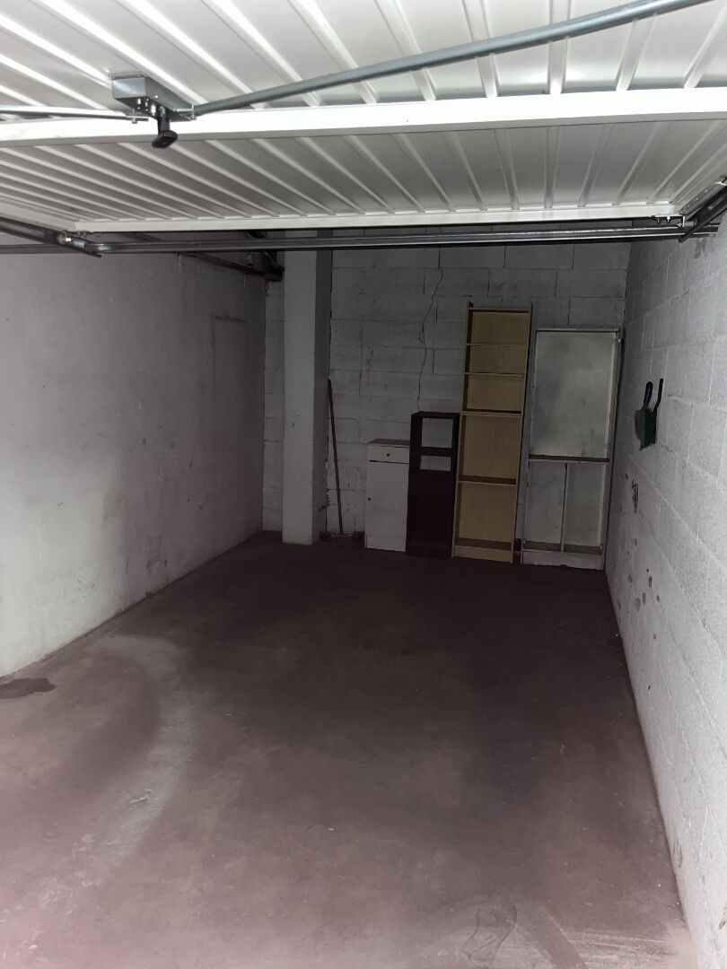 Parking / box AUBERVILLIERS (93300) 13.96 m²