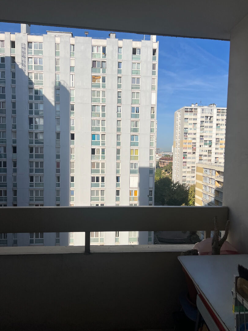 Aubervilliers (93) 125 000 € Appartement 2 pièces , 1 chambre 49.39 m² Avec balcon