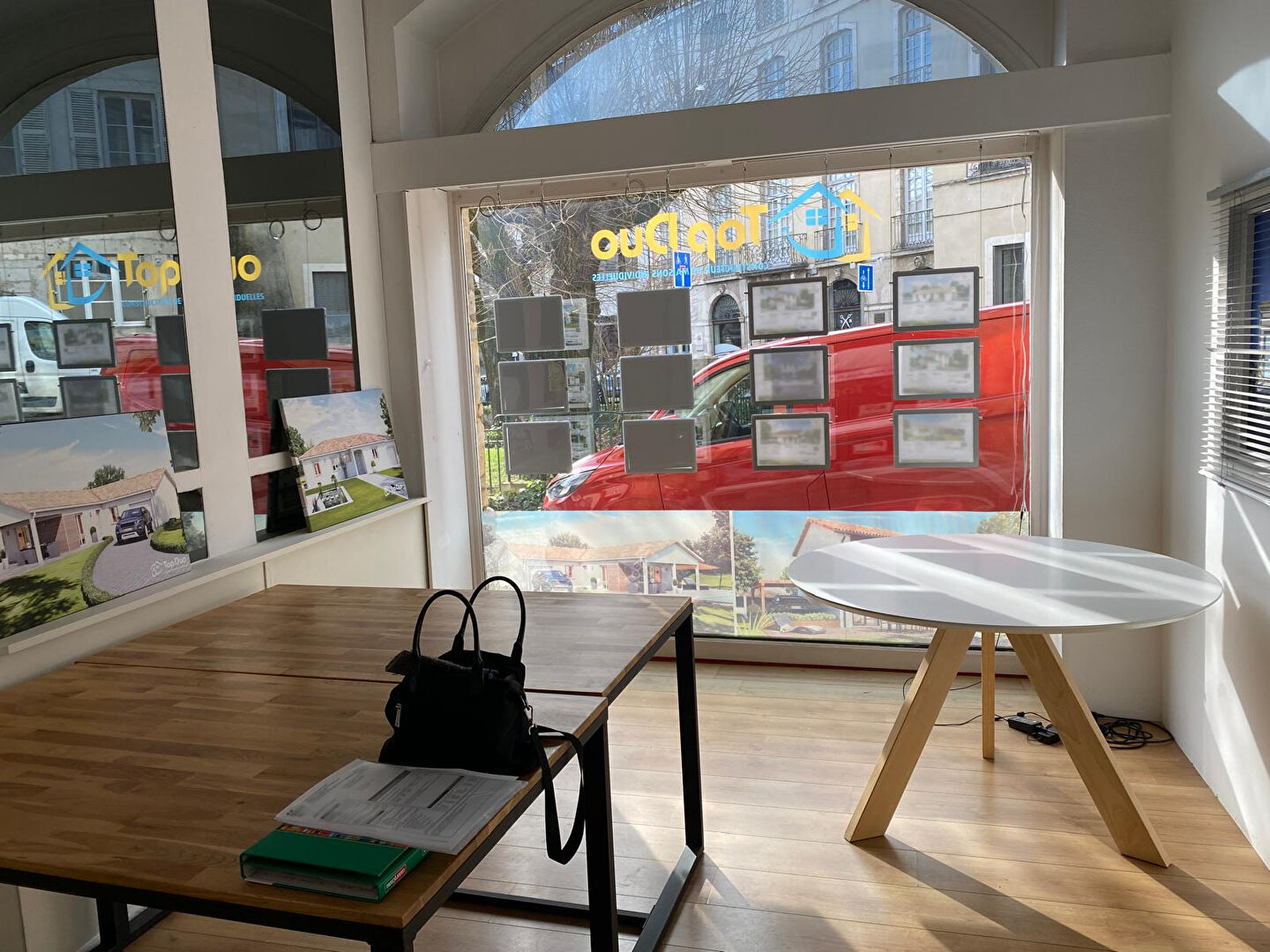 Local commercial BOURG EN BRESSE (01000) 3 pi&egrave;ces 52.00 m&sup2;