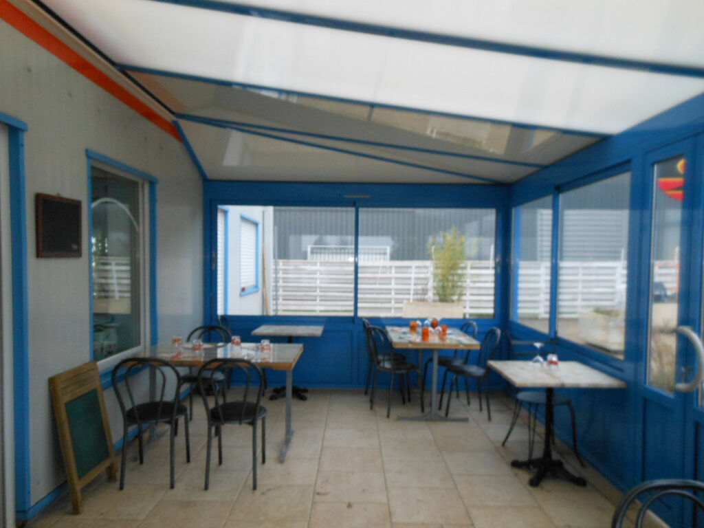 Local commercial PERONNAS (01960) 200.00 m²