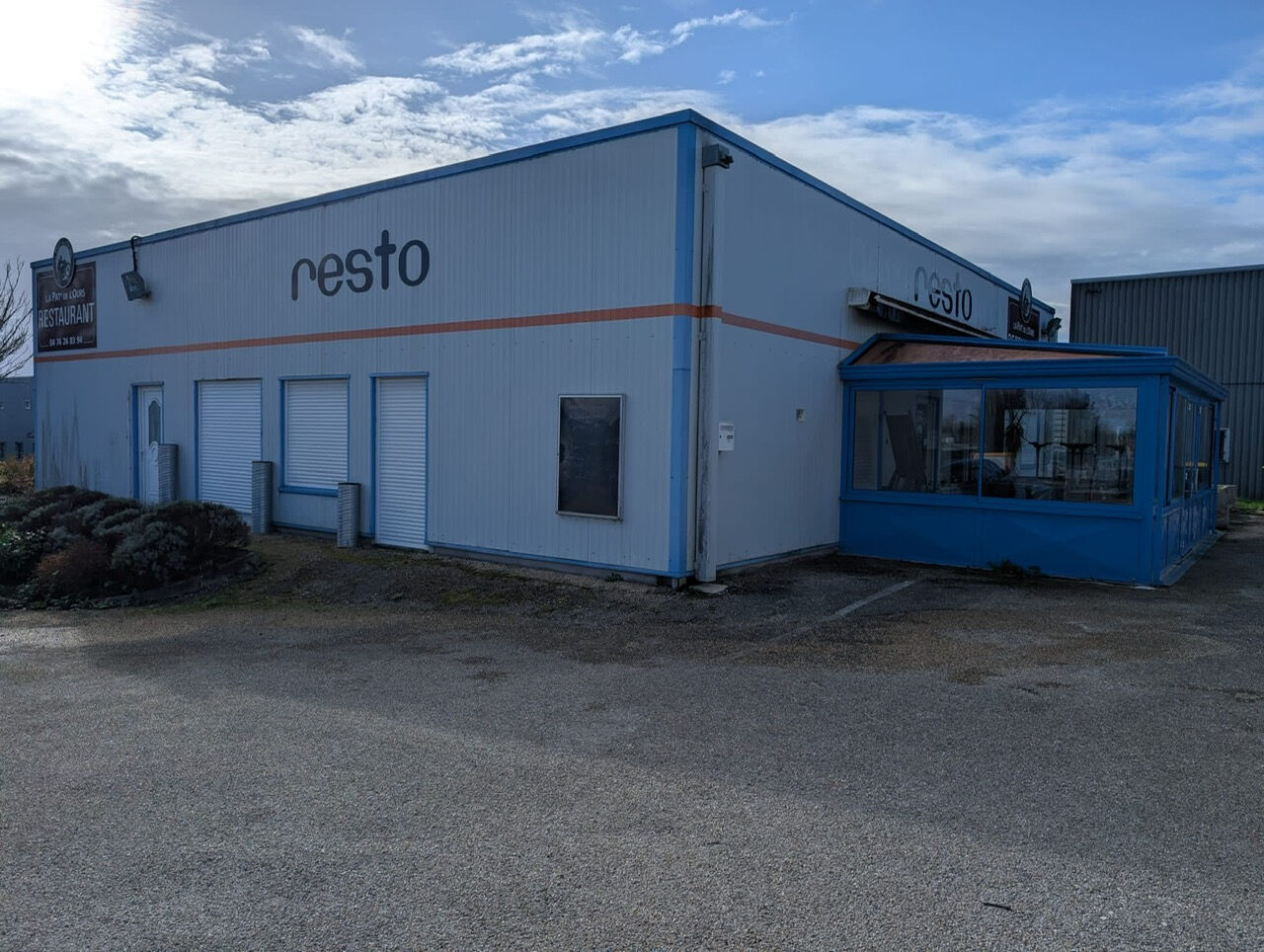 Local commercial PERONNAS (01960) 200.00 m²