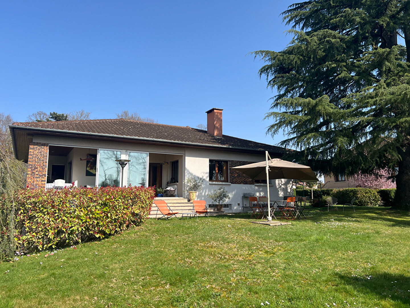 Maison BUELLAS (01310) 5 pi&egrave;ces 152.00 m&sup2;