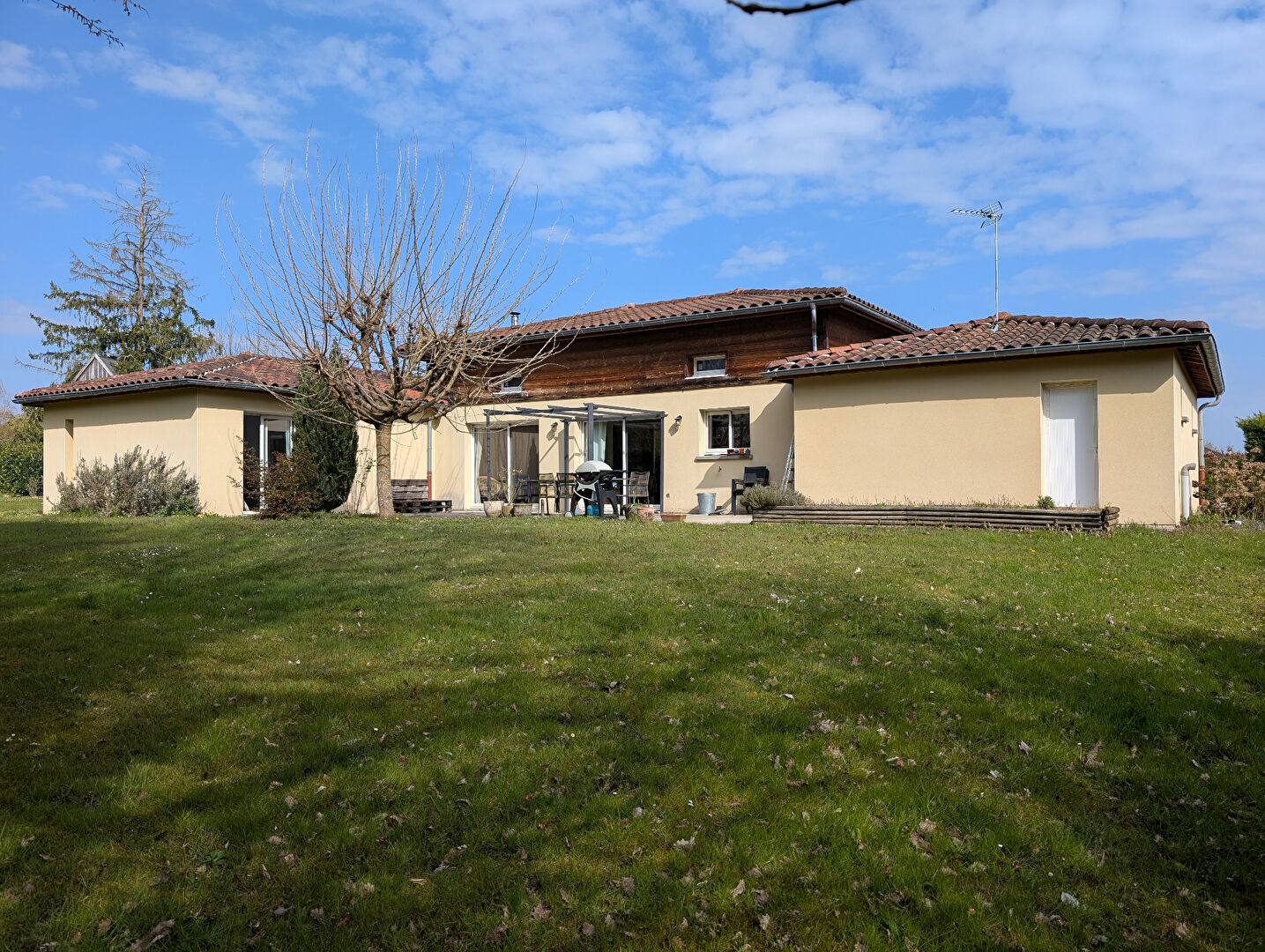 Maison MONTRACOL (01310) 4 pi&egrave;ces 141.11 m&sup2;