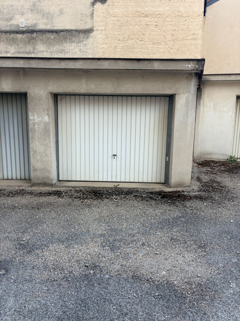 Parking / box BOURG EN BRESSE (01000)