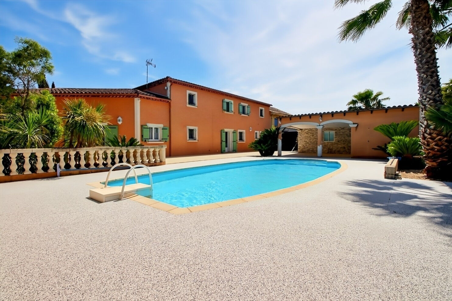 Maison LA CRAU (83260) 7 pièces 209.87 m²