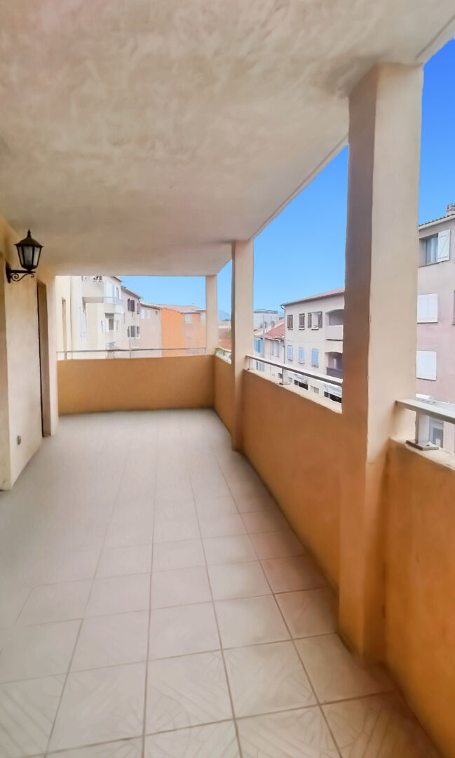 Appartement CARQUEIRANNE (83320) 3 pi&egrave;ces 67.76 m&sup2;