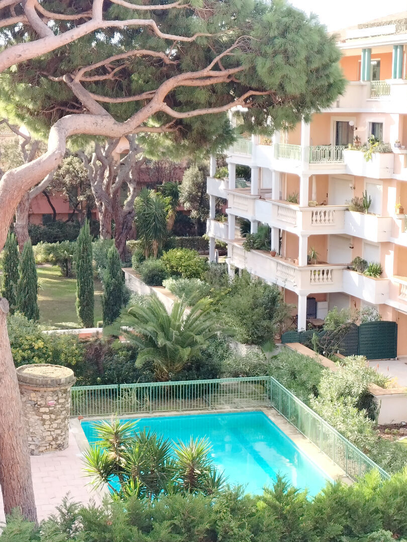 Appartement HYERES (83400) 2 pièces 28.06 m²