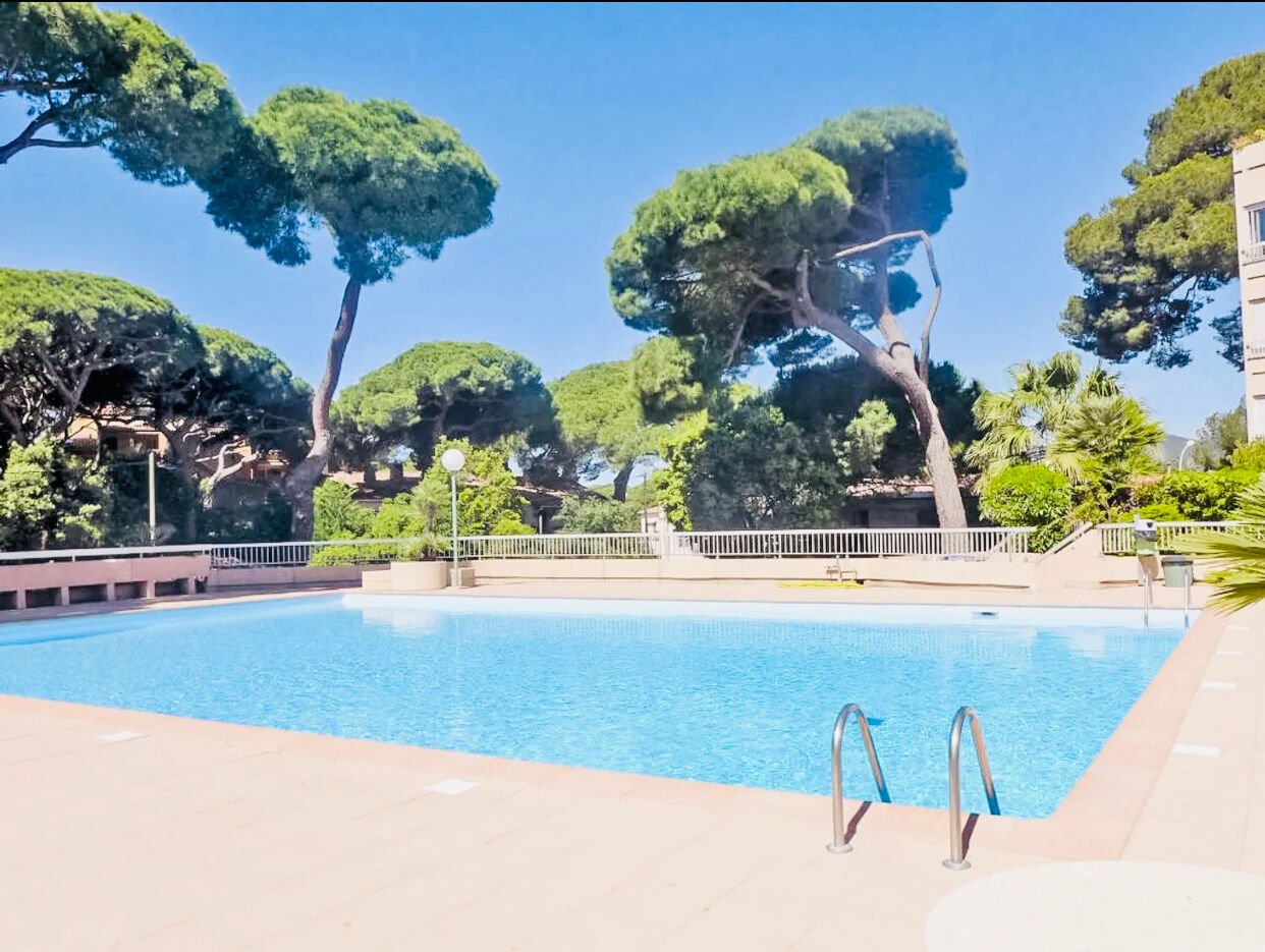 Appartement HYERES (83400) 2 pièces 28.06 m²