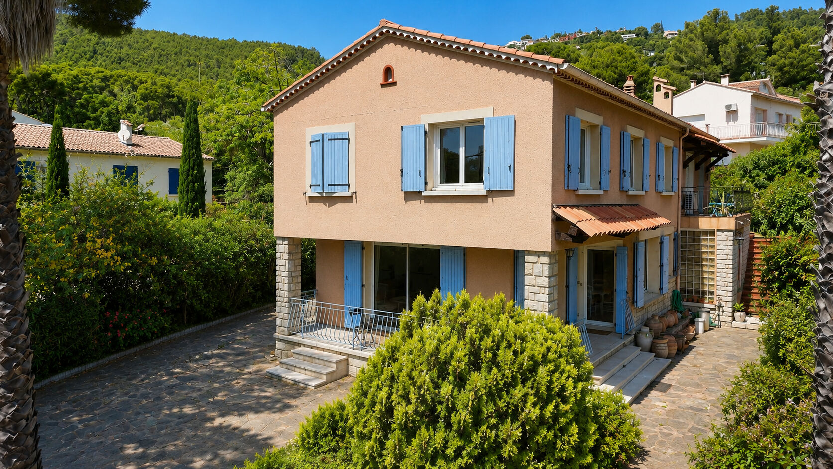 Maison CARQUEIRANNE (83320) 8 pi&egrave;ces 172.00 m&sup2;