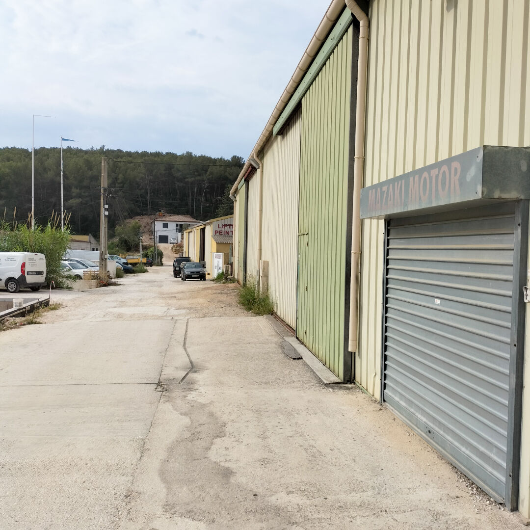 Local d'activit&eacute; CARQUEIRANNE (83320)