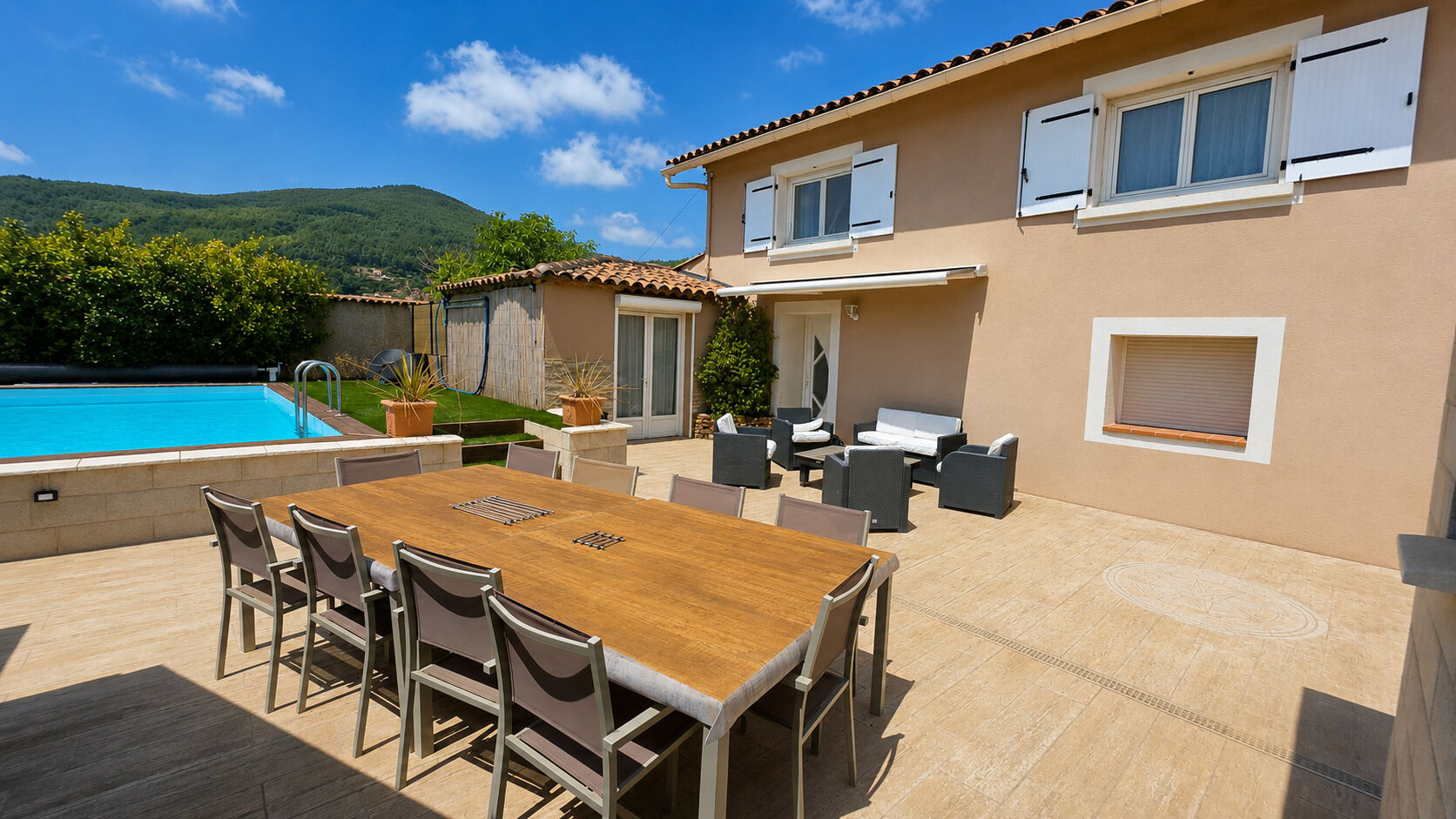 Villa CUERS (83390) 6 pi&egrave;ces 168.00 m&sup2;