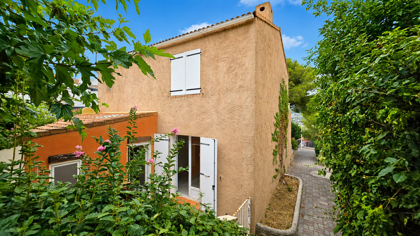 Maison CARQUEIRANNE (83320) 5 pi&egrave;ces 109.00 m&sup2;
