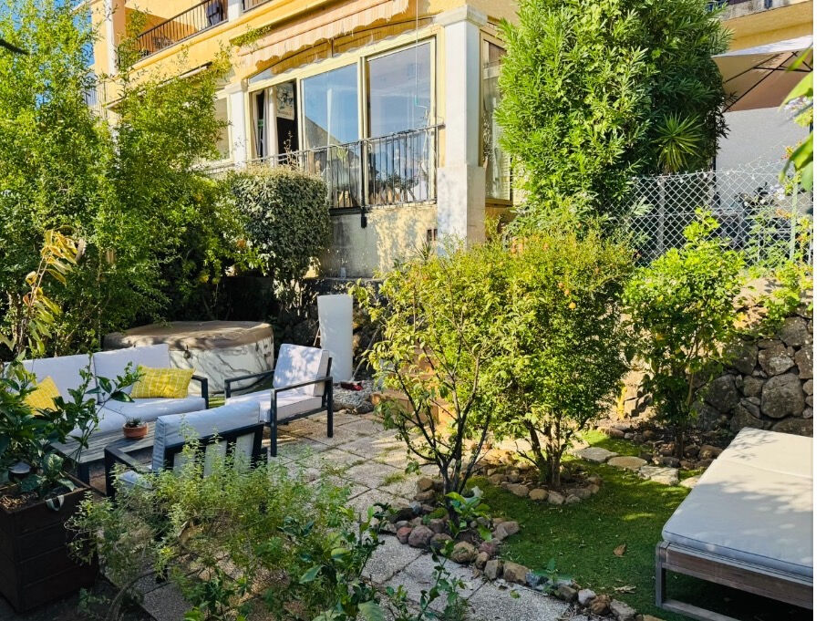 Appartement CARQUEIRANNE (83320) 2 pi&egrave;ces 30.80 m&sup2;