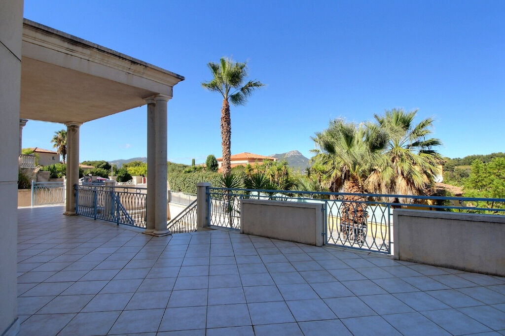 Maison LE PRADET (83220) 5 pièces 185.00 m²