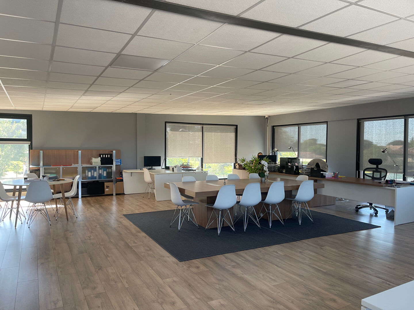 Local commercial FONBEAUZARD (31140) 105.77 m&sup2;