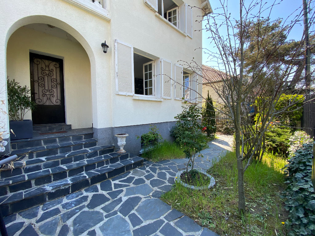 à 28 km de Goussainville 1 430 € / mois cc Maison 4 pièces , 3 chambres 91.82 m² Avec jardin Voir le bien