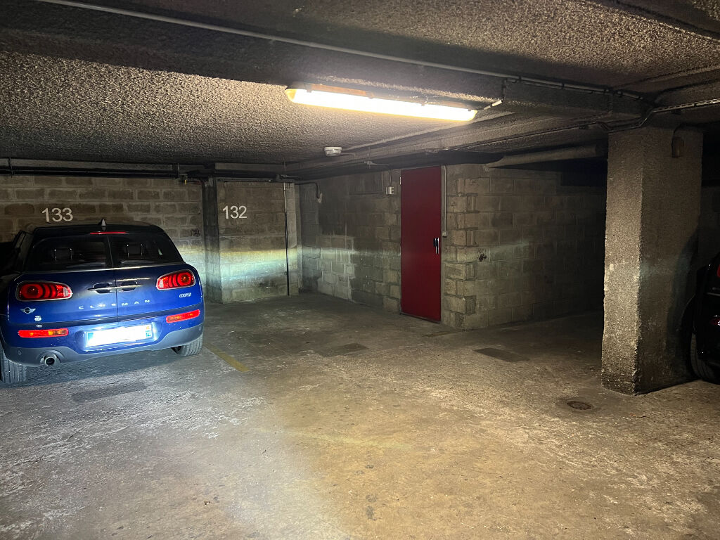Parking / box PARIS (75009)