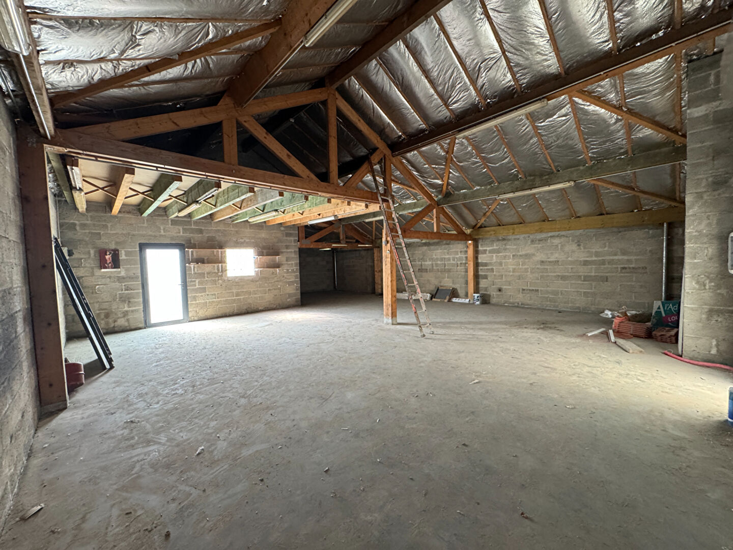 Local commercial CONFLANS SAINTE HONORINE (78700) 1 pi&egrave;ce 50.00 m&sup2;