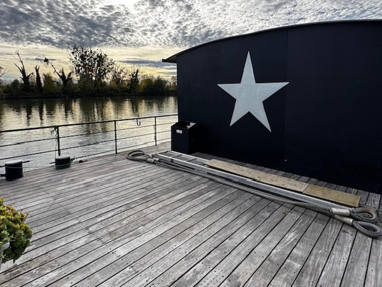 P&eacute;niche CONFLANS SAINTE HONORINE (78700) 5 pi&egrave;ces 285.00 m&sup2;