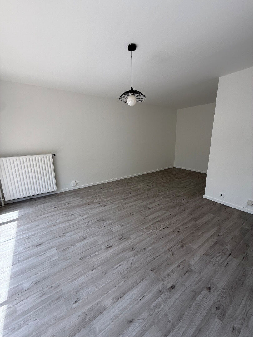 Fresnes (94) Exclusif 760 € / mois cc Appartement 1 pièce 33.11 m² Voir le bien