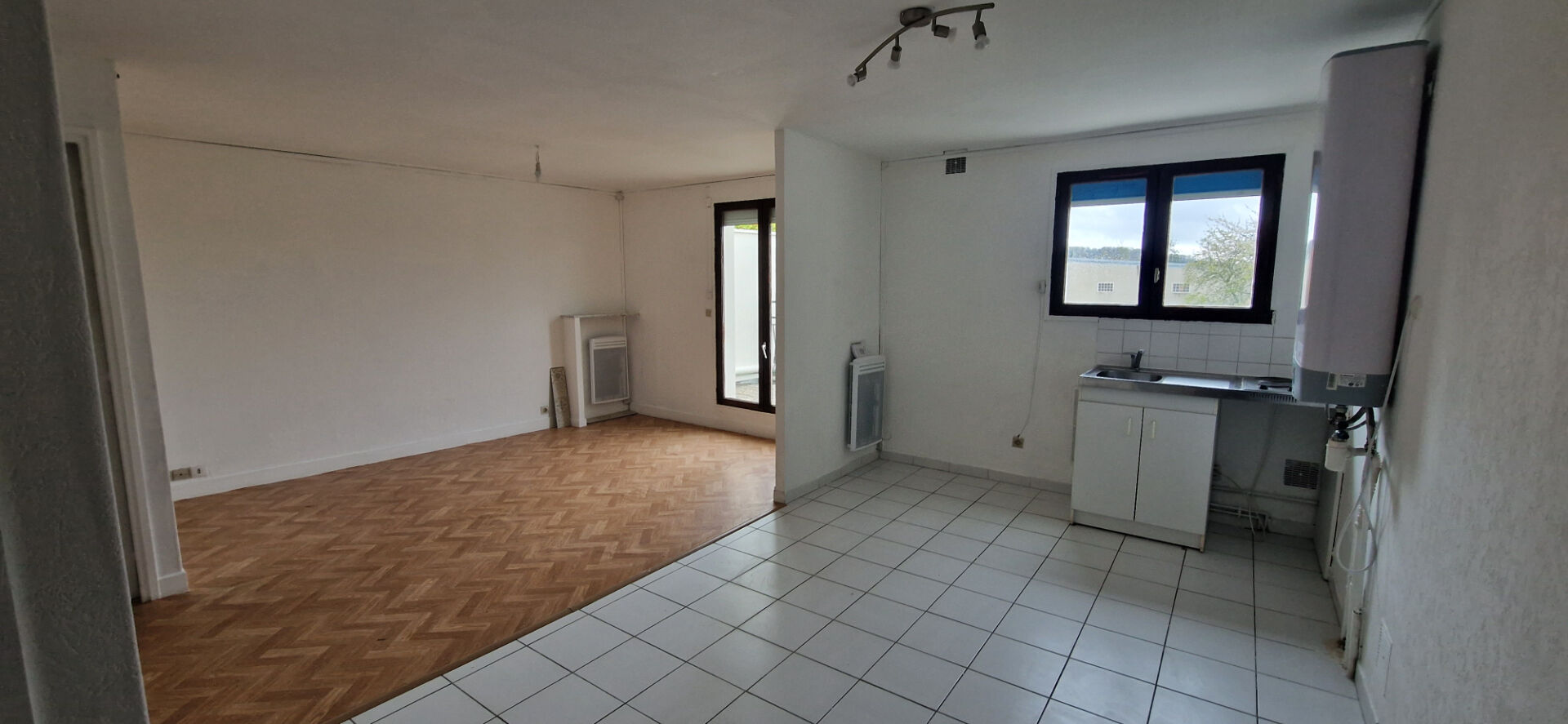 Appartement SAULX LES CHARTREUX (91160) 1 pi&egrave;ce 33.00 m&sup2;