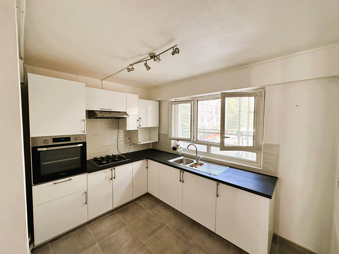 Appartement CHILLY MAZARIN (91380) 4 pièces 71.99 m²