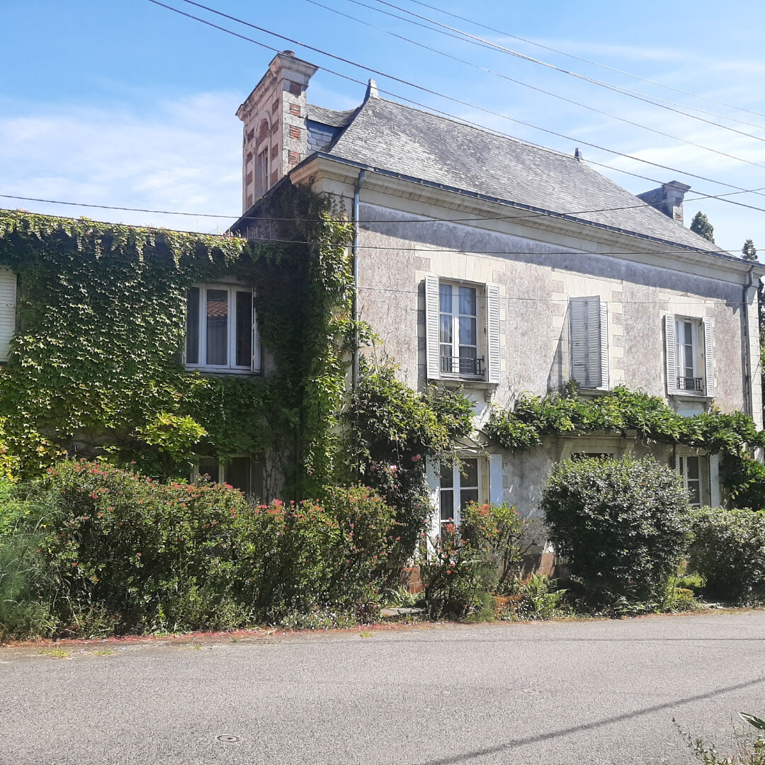 Maison LE PALLET (44330) 9 pièces 218.00 m²