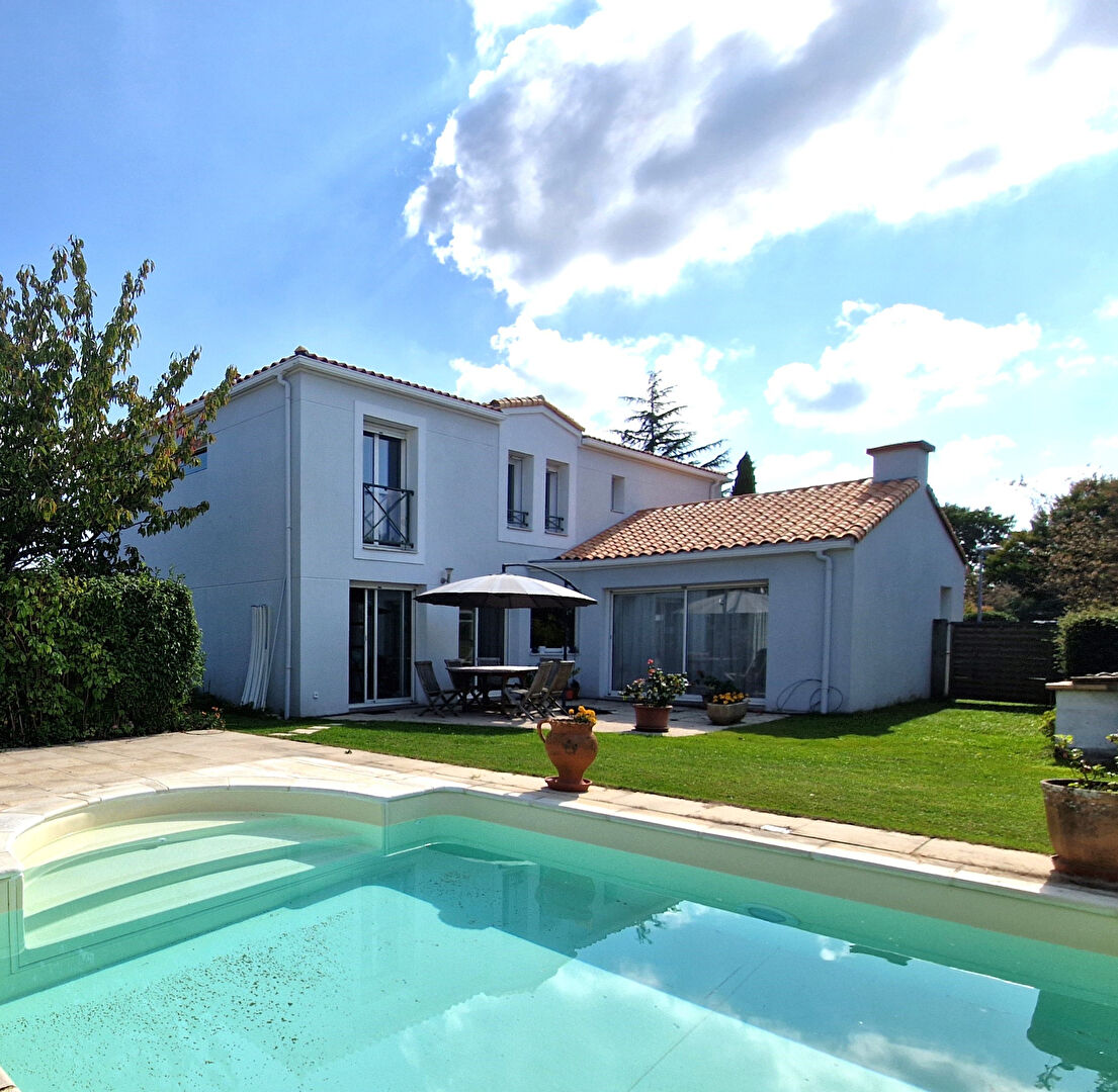 Maison saint SEBASTIEN SUR LOIRE (44230) 7 pièces 200.00 m²