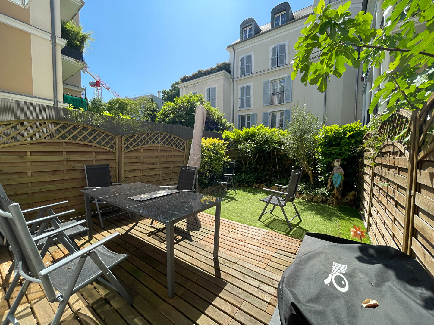 à 5 km de Issy-les-Moulineaux 2 448 € / mois cc Maison 5 pièces , 3 chambres 108.59 m² Avec jardin, garage/box Voir le bien