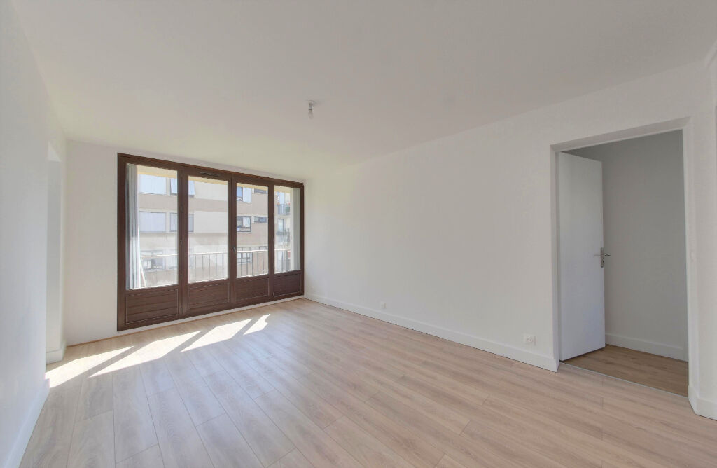 Le Plessis-Robinson (92) 1 390 € / mois cc Appartement 4 pièces , 3 chambres 66.69 m² Avec balcongarage/box Voir le bien