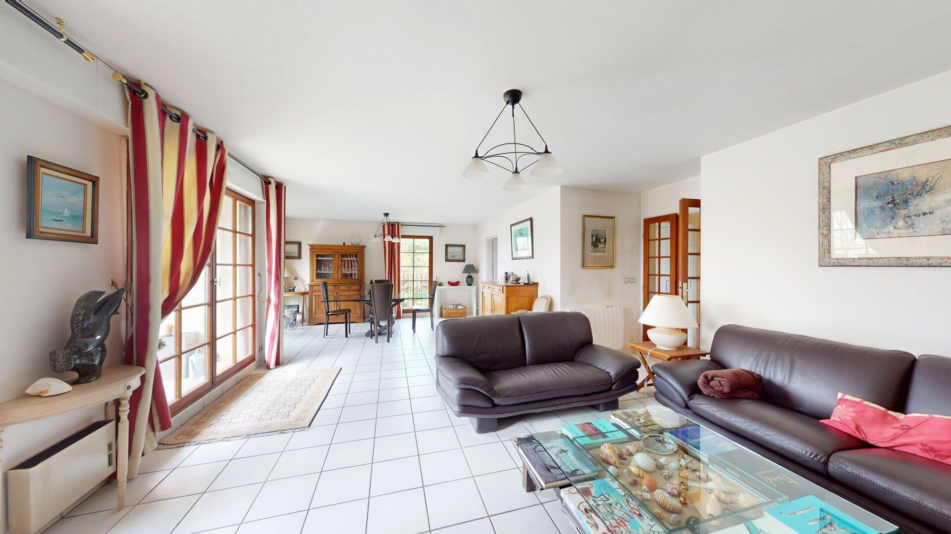 Appartement FONTENAY AUX ROSES (92260) 6 pi&egrave;ces 137.00 m&sup2;