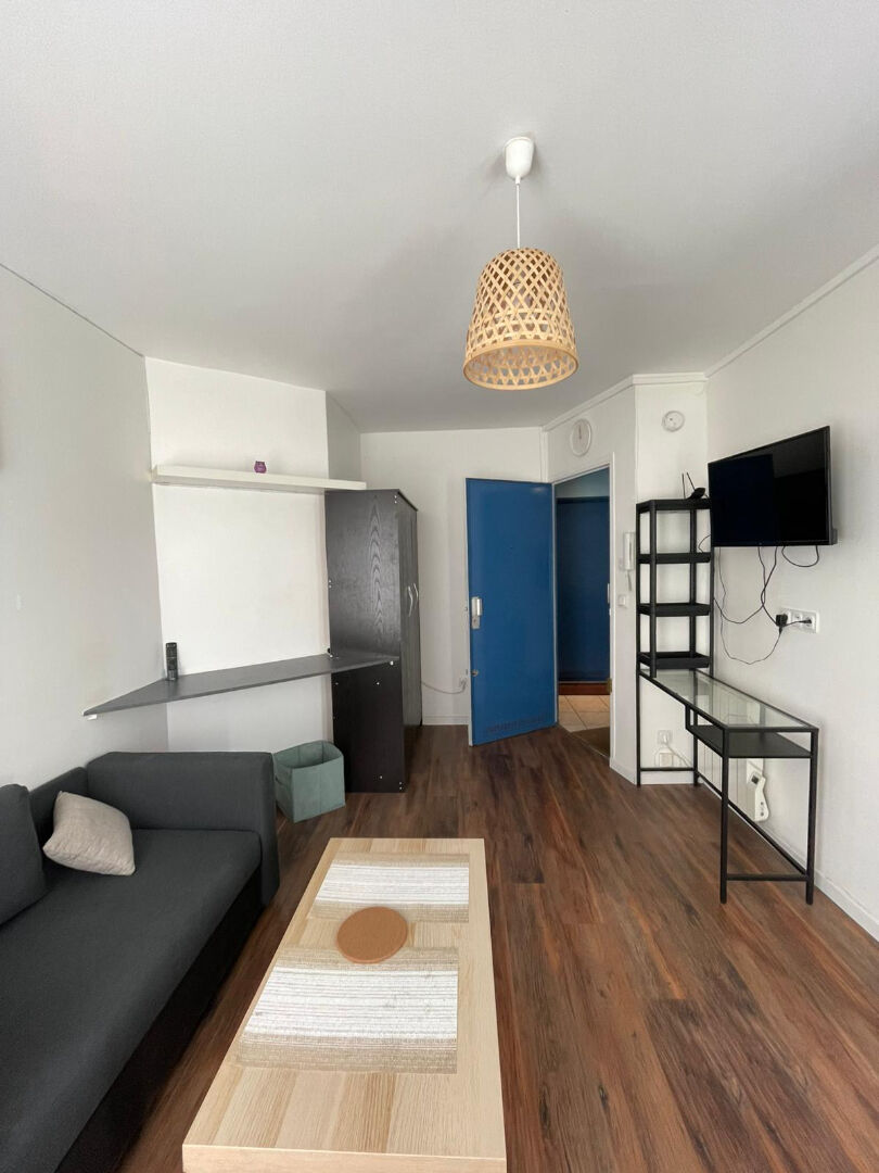 à 6 km de Vanves 850 € / mois cc Appartement 1 pièce 20.00 m² Meublé Voir le bien