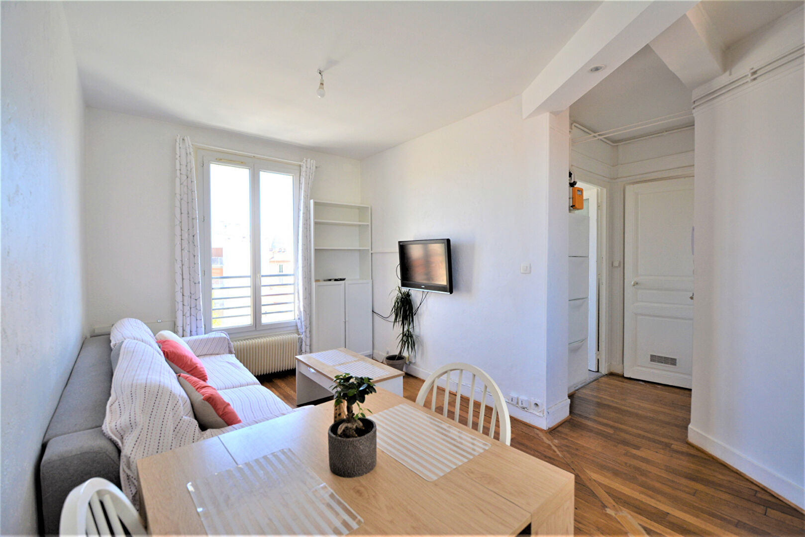 Appartement LE KREMLIN BICETRE (94270) 2 pi&egrave;ces 35.00 m&sup2;