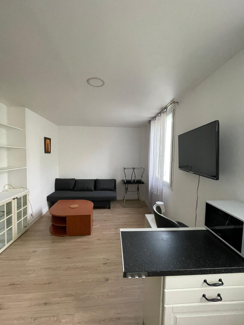 à 6 km de Vanves 900 € / mois cc Appartement 1 pièce 20.00 m² Meublé Voir le bien