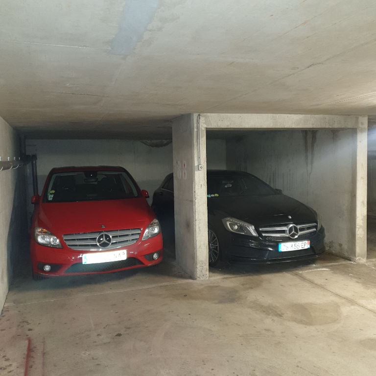 Parking / box LE KREMLIN BICETRE (94270)