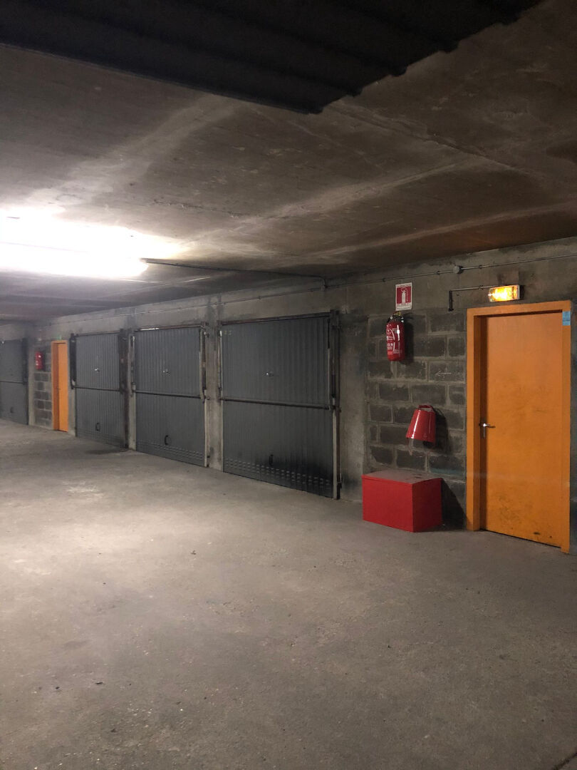 Parking / box LE KREMLIN BICETRE (94270) 1 pièce