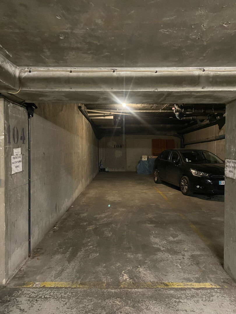 Parking / box LE KREMLIN BICETRE (94270) 23.00 m²