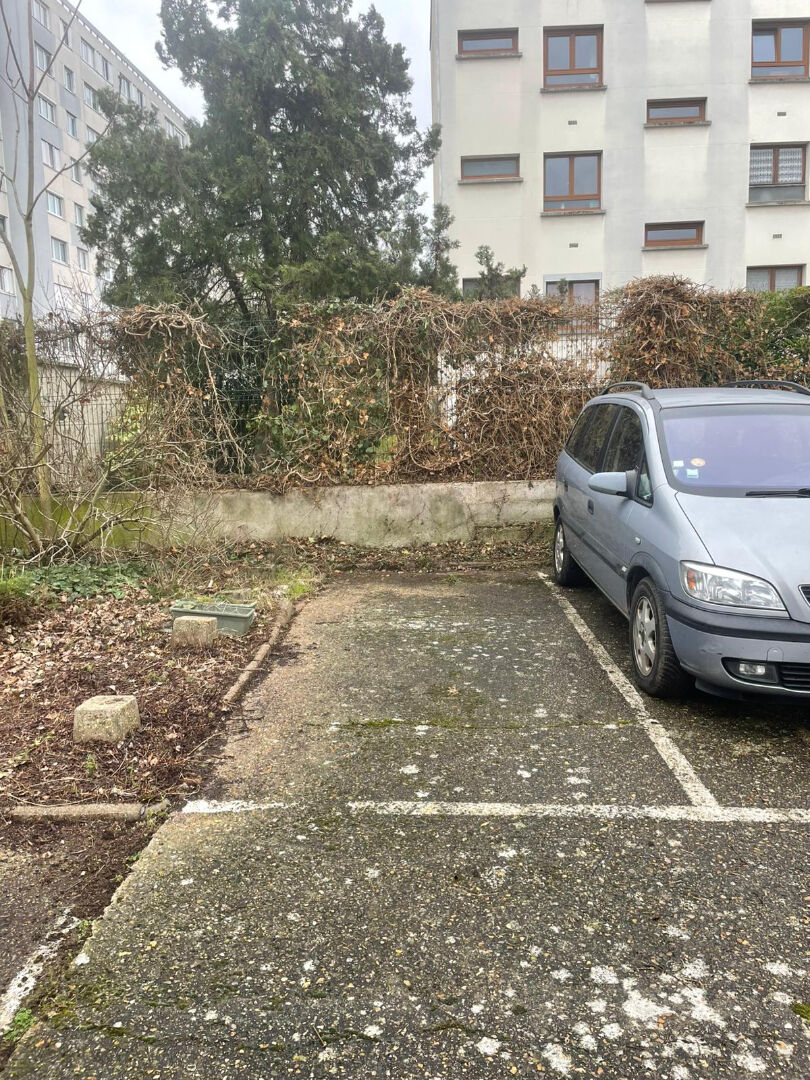 Parking / box LE KREMLIN BICETRE (94270)