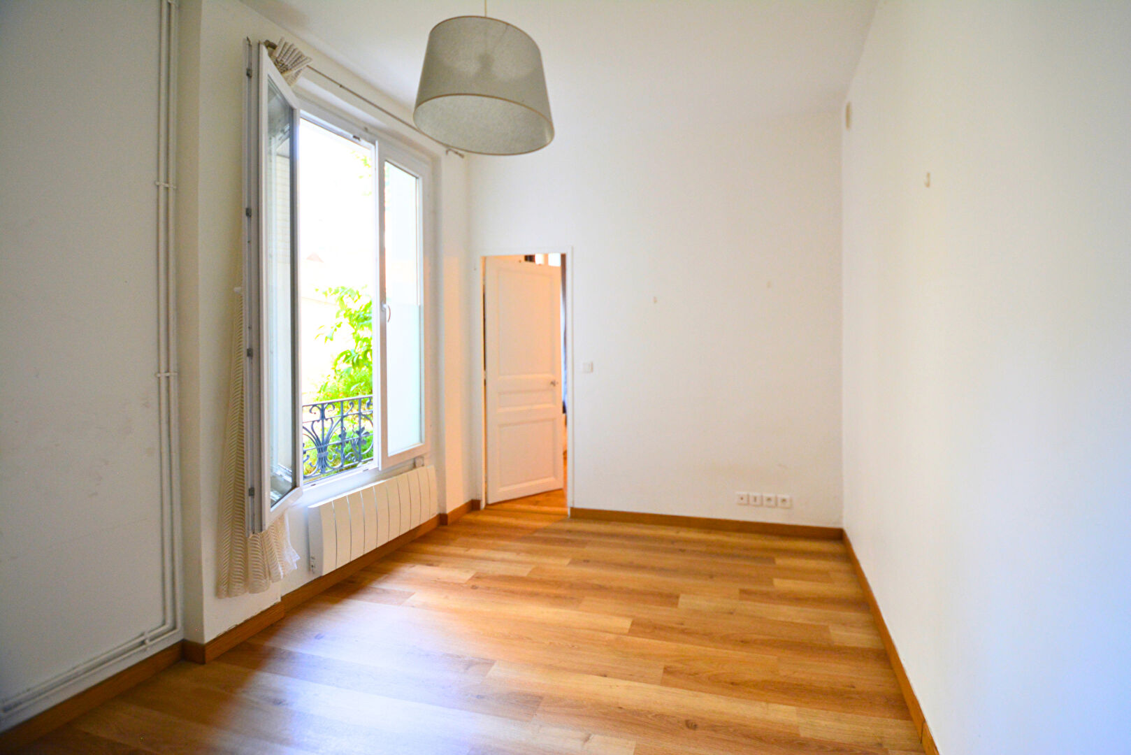 Le Kremlin-Bicêtre (94) Exclusif 198 000 € Appartement 2 pièces , 2 chambres 29.35 m² Voir le bien