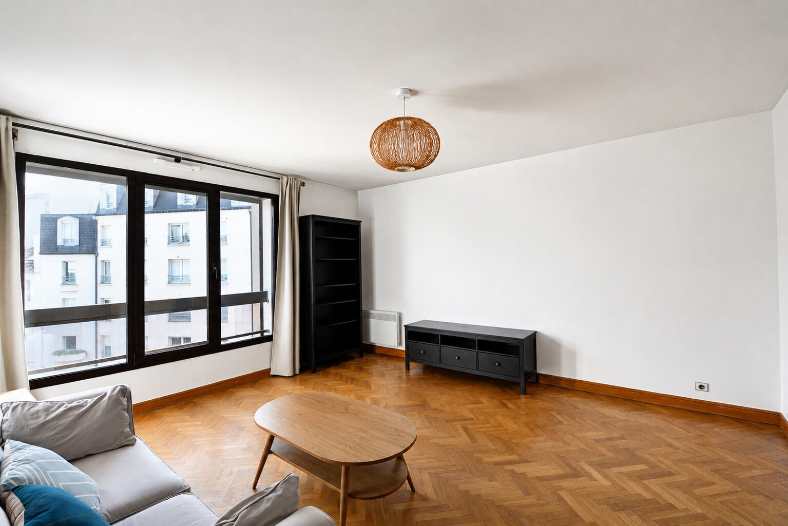 à 3 km de Montrouge 390 000 € Appartement 3 pièces , 2 chambres 70.22 m² Meublé Voir le bien
