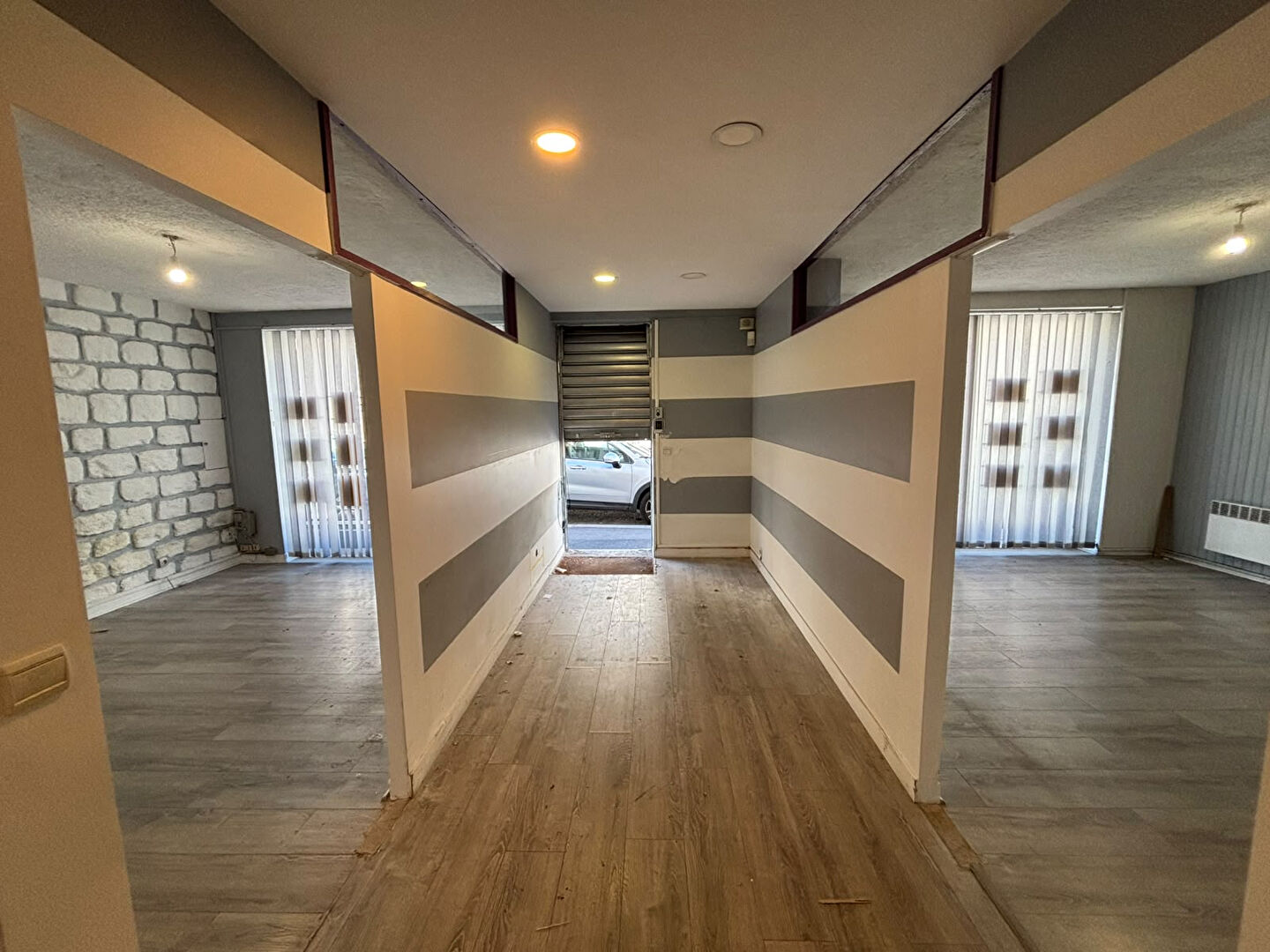 Local commercial LE KREMLIN BICETRE (94270) 87.41 m&sup2;